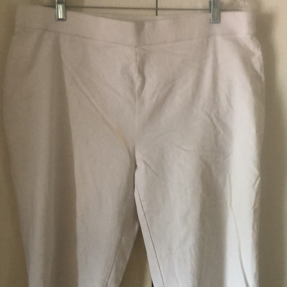 Woman’s capris counterparts pull on pants - Picture 2 of 6